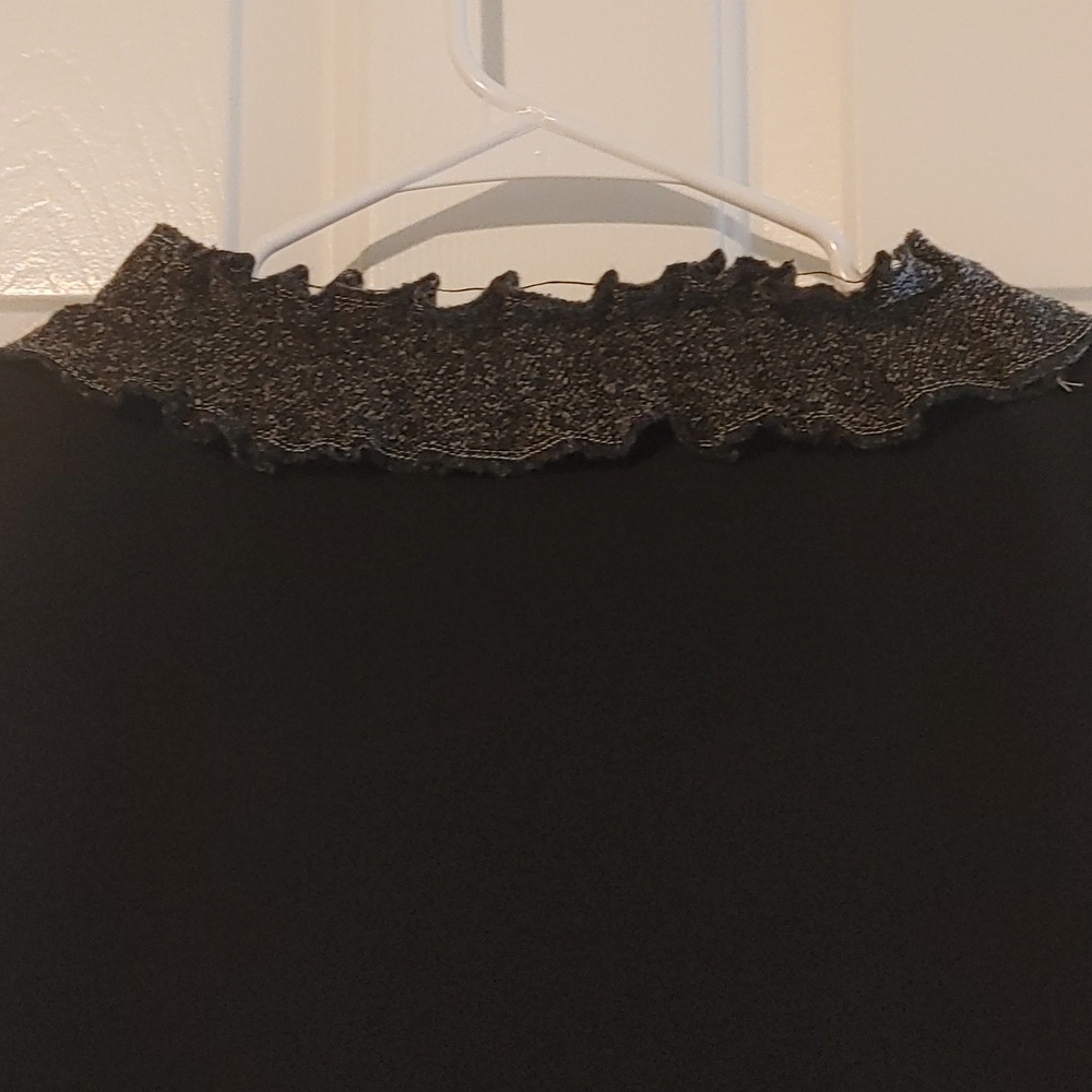 Finity Black Longsleeve Top with Gray Ruffled Neckline Sz Medium Dark Academia - Picture 6 of 6
